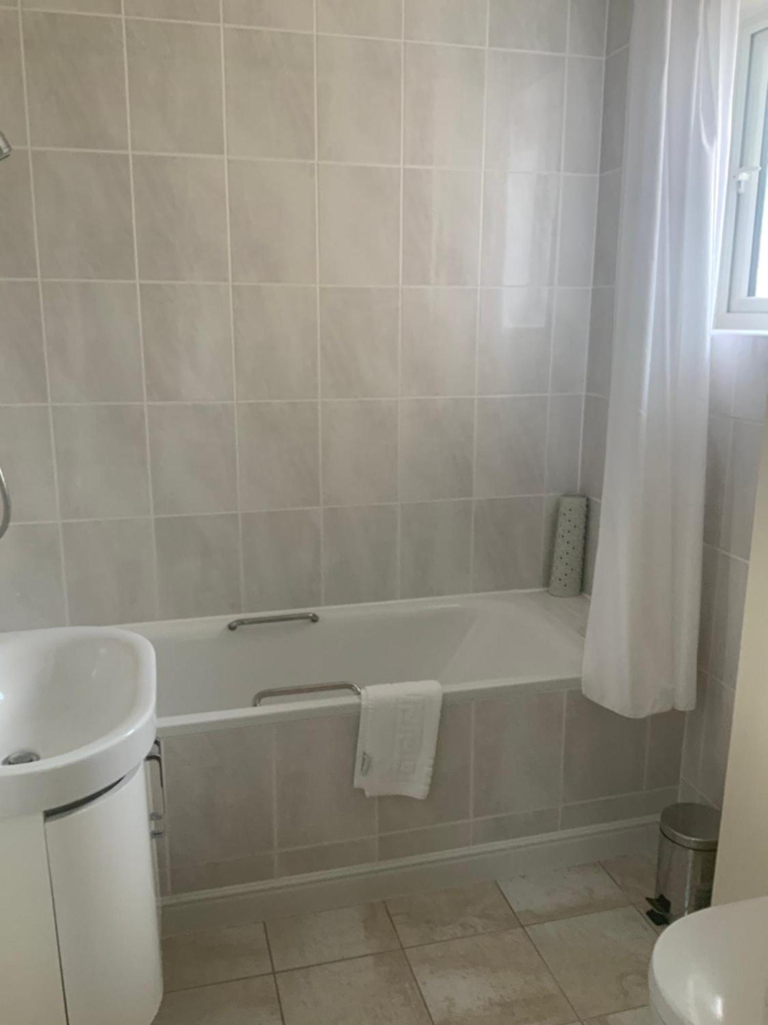 Marina Metro Hotel Saint Helier Jersey Dış mekan fotoğraf