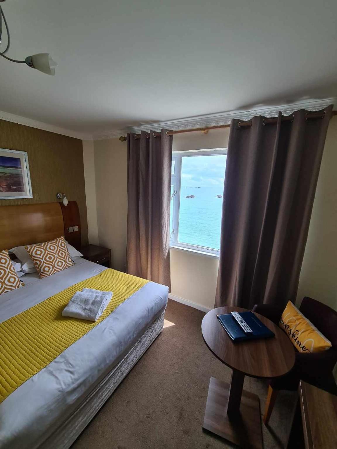 Marina Metro Hotel Saint Helier Jersey Oda fotoğraf