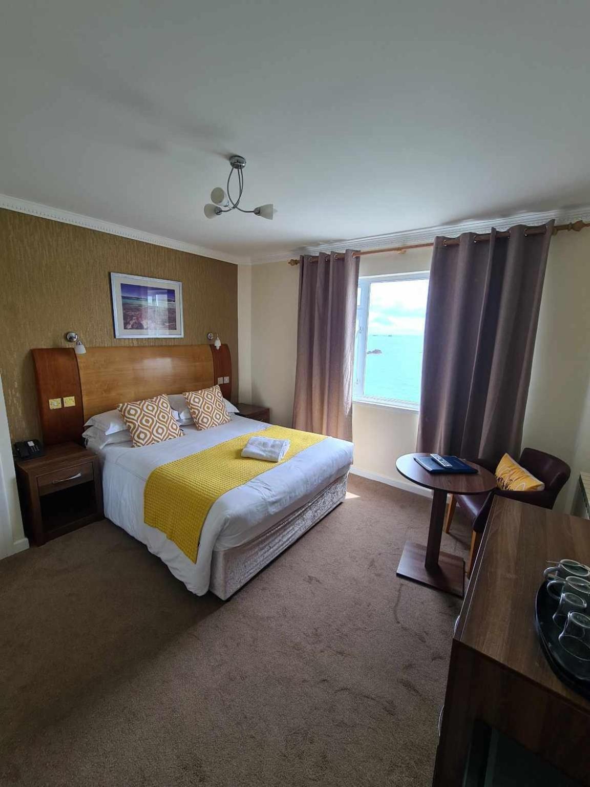 Marina Metro Hotel Saint Helier Jersey Oda fotoğraf